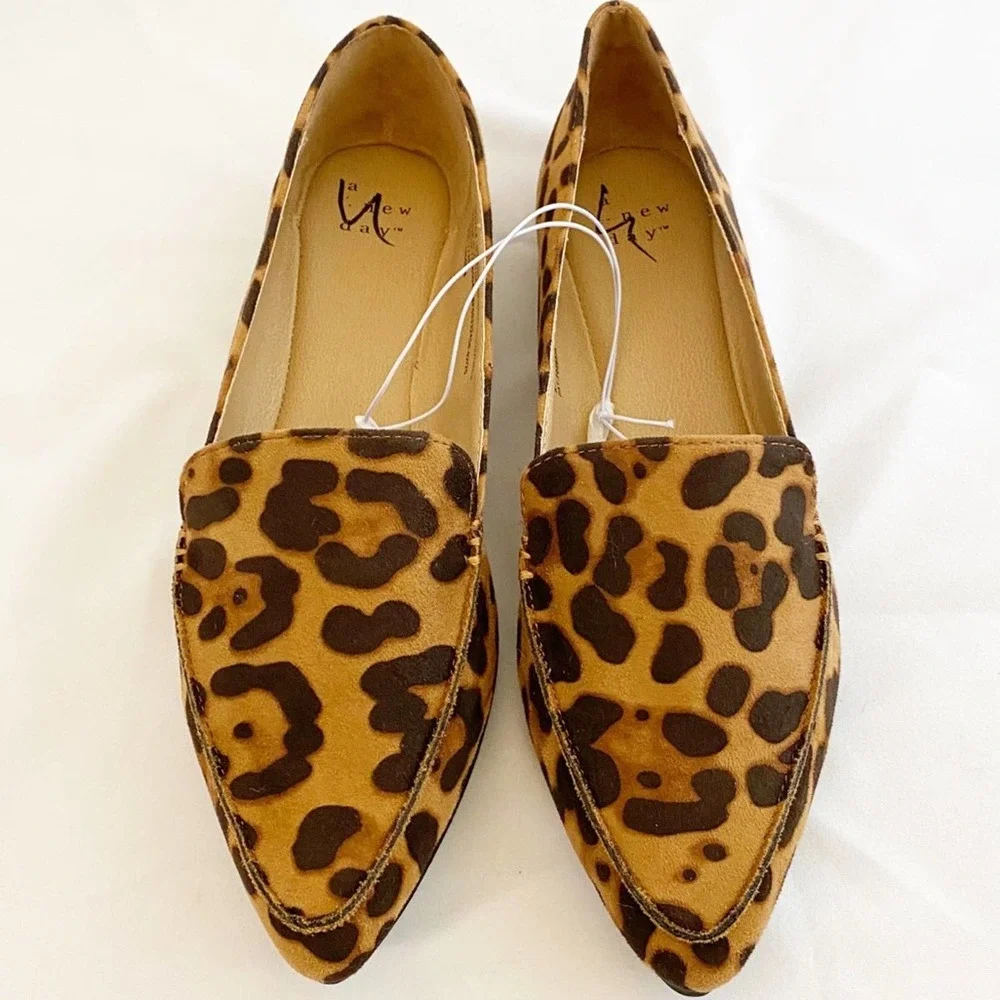 Universal Thread Leopard Print Flats - Picture 2 of 4